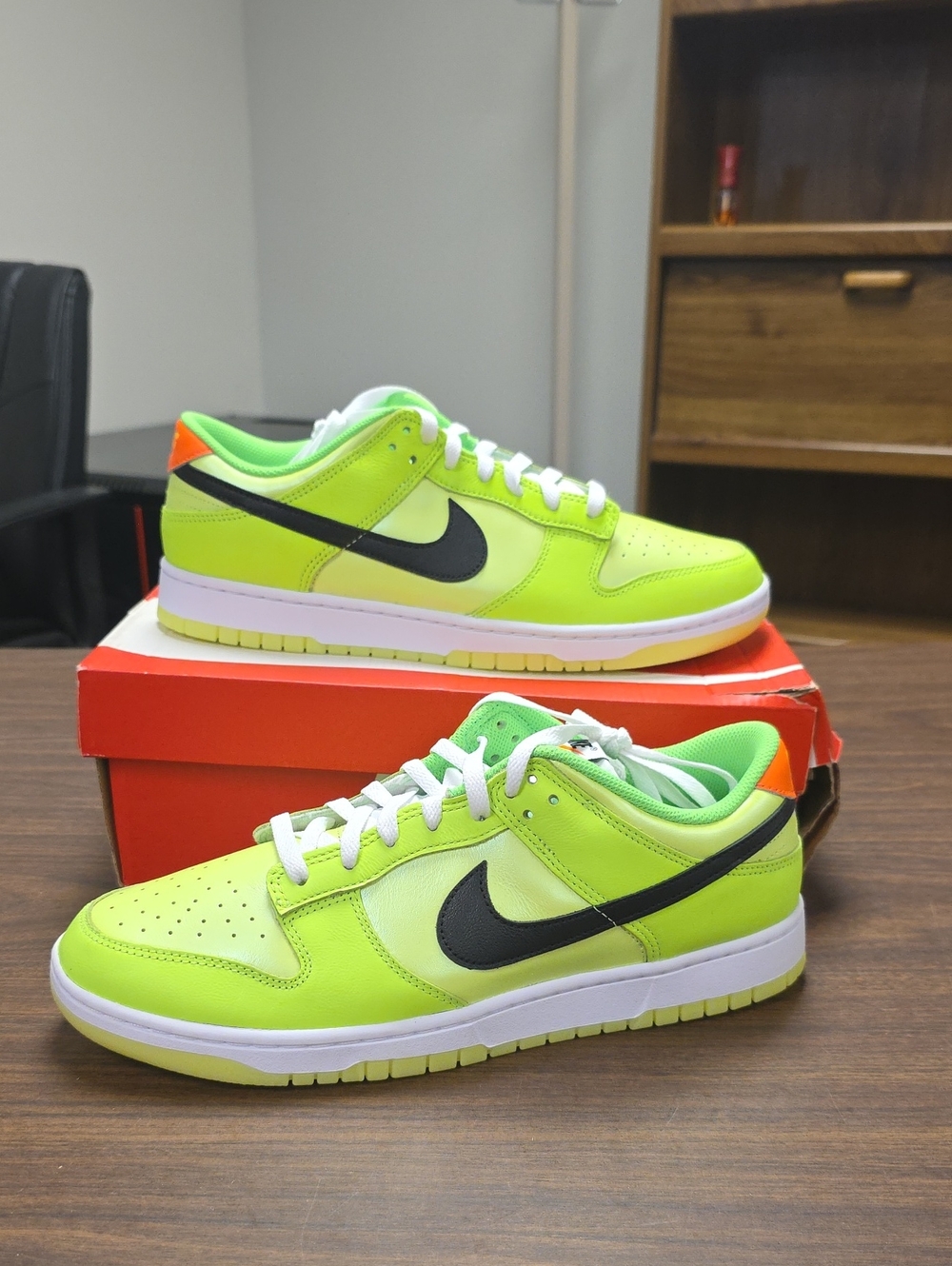 Nike Dunk Low SE 'Splash Volt' (2024) Glow In The Dark FJ4610-702 Men's 12 NEW